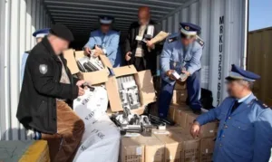 النظام الجمركي بين الانتقائية والتمييز : الناظور تحت الحصار … “حلال على البيضاء وطنجة، وحرام على جهة الشرق !”
