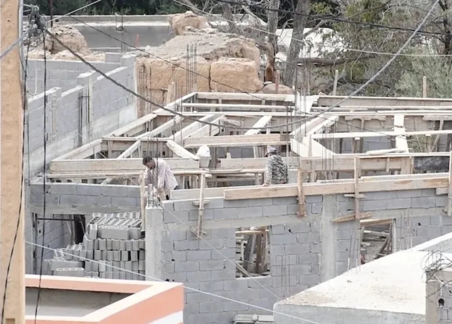 تسريع وتيرة إعادة الإعمار بمناطق متضررة من زلزال الأطلس الكبير وسط تباين الأرقام الرسمية والميدانية