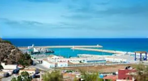 فوضى في ركن السيارات بميناء رأس الماء ضواحي الناظور … المجانية تتحول إلى مصدر ابتزاز