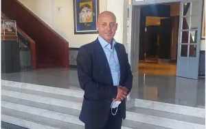 فضيحة سياسية ببركان … برلماني ورئيس جماعة يهاجم باشا أكليم ويتهمه بالرشوة !