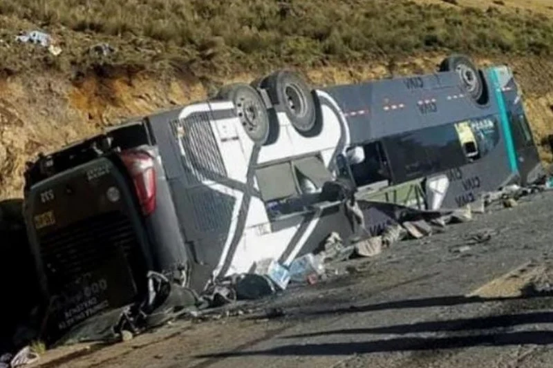 مصرع 76 مهاجراً في حادث مأساوي لحافلة بأفغانستان