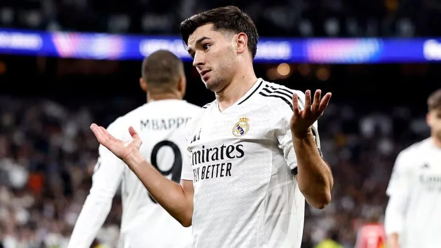 إبراهيم دياز يقطع الشك باليقين ويقرر مواصلة مسيرته مع ريال مدريد