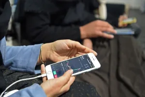مراقبة مشددة لتحركات العملات المشفرة في تمويل السفر السياحي وخفايا تحويلات مالية ضخمة
