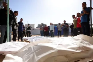 21 شهيداً في غزة بينهم ضحايا قرب مراكز توزيع المساعدات وسط تصعيد القصف الإسرائيلي