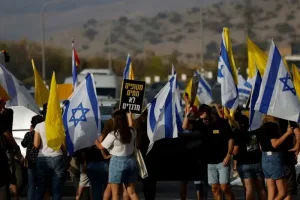 مظاهرات في إسرائيل للمطالبة بالإفراج عن الرهائن وسط تزايد الضغوط على الحكومة