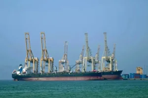 أسعار النفط بين ضغوط العرض والجيوسياسة.. واستقرار مؤقت بالمغرب