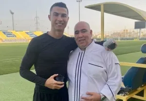 كريستيانو رونالدو يحتفل بعيد ميلاد الطباخ المغربي لفريق النصر في معسكر النمسا