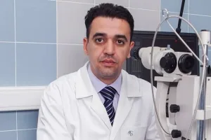 من أعالي الأطلس إلى قاعات موسكو… مسار طبيب عيون مغربي كتب اسمه في سجل الكبار