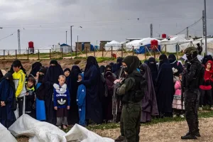 تأجيل ترحيل العالقين بالمخيمات السورية يحبط العائلات المغربية