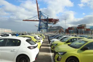 المغرب يزاحم إسبانيا في صناعة السيارات بفارق كلفة وإستراتيجية توسعية