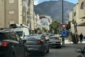 ازدحام غير مسبوق في مداخل تطوان وسط تدفق هائل للسياح يعيد للحاضرة الساحلية بريقها
