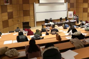الرسوم الجامعية تثقل كاهل الموظفين المغاربة وتهدد حقهم في التكوين المستمر