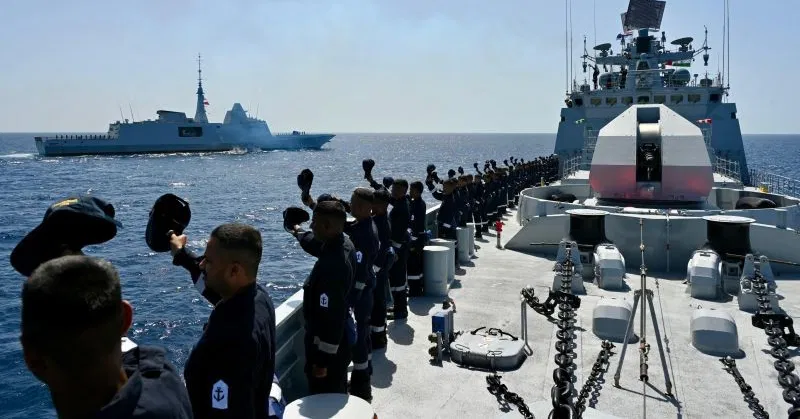 الفرقاطة الهندية “INS Tamal” تختتم زيارتها لميناء الدار البيضاء بمناورات مشتركة مع البحرية المغربية