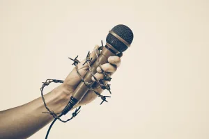 تراجع حرية الصحافة إلى أدنى مستوياتها منذ نصف قرن