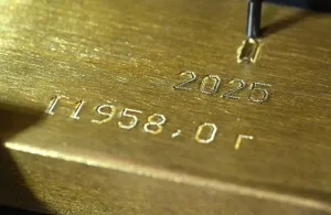الذهب يواصل مكاسبه والفضة تقفز إلى أعلى مستوياتها منذ أكثر من عقد