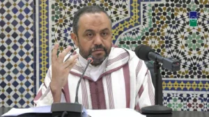 القنيطرة: عزل خطيب مسجد بعد انتقاد سهرة مغني الراب “طوطو”اً