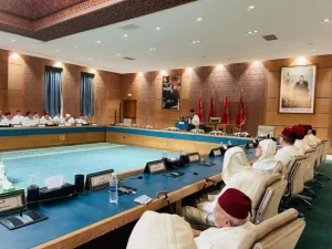 الملك يدعو علماء المغرب لإحياء ذكرى مرور 15 قرناً على ميلاد الرسول