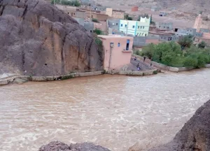 الظروف “الخطيرة” للتنقل المدرسي تفجر الغضب بورزازات.. وأصوات تنادي بحلول عاجلة