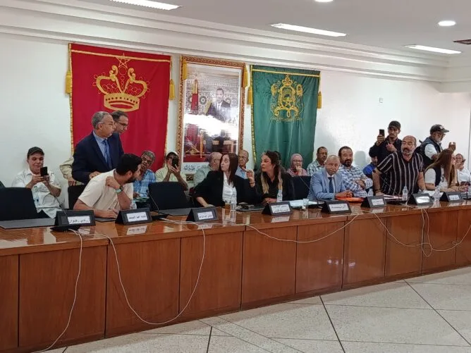 جدل واسع يرافق التصويت المباشر على ميزانية مقاطعة سيدي بليوط