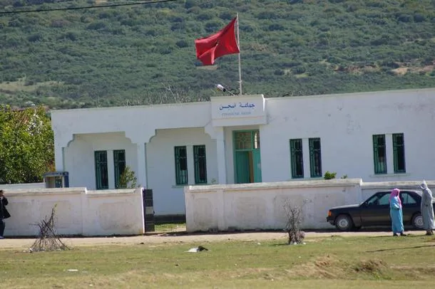 إقصاء تلاميذ بونيضار من منح الداخلية يثير غضب الساكنة بوزان