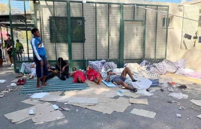سبتة تحت ضغط أزمة الهجرة :   بدء عمليات إيواء قاصرين في ظل حدود متوترة مع المغرب