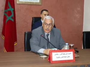 فاس تواجه تحديات كبرى في النقل والخدمات والإنارة والملك العام.. والي الجهة يدعو لتظافر الجهود