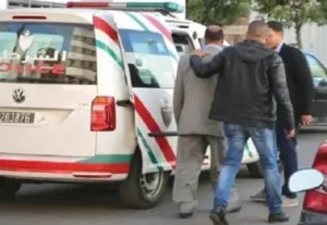 توقيف ضابط شرطة بمكناس في قضايا خطيرة تتعلق بالابتزاز والتزوير