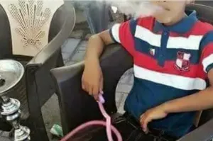 في غياب الأمن :  التلاميذ أول المدمنين … مقاهي الشيشة تغزو بني بوعياش بإقليم الحسيمة