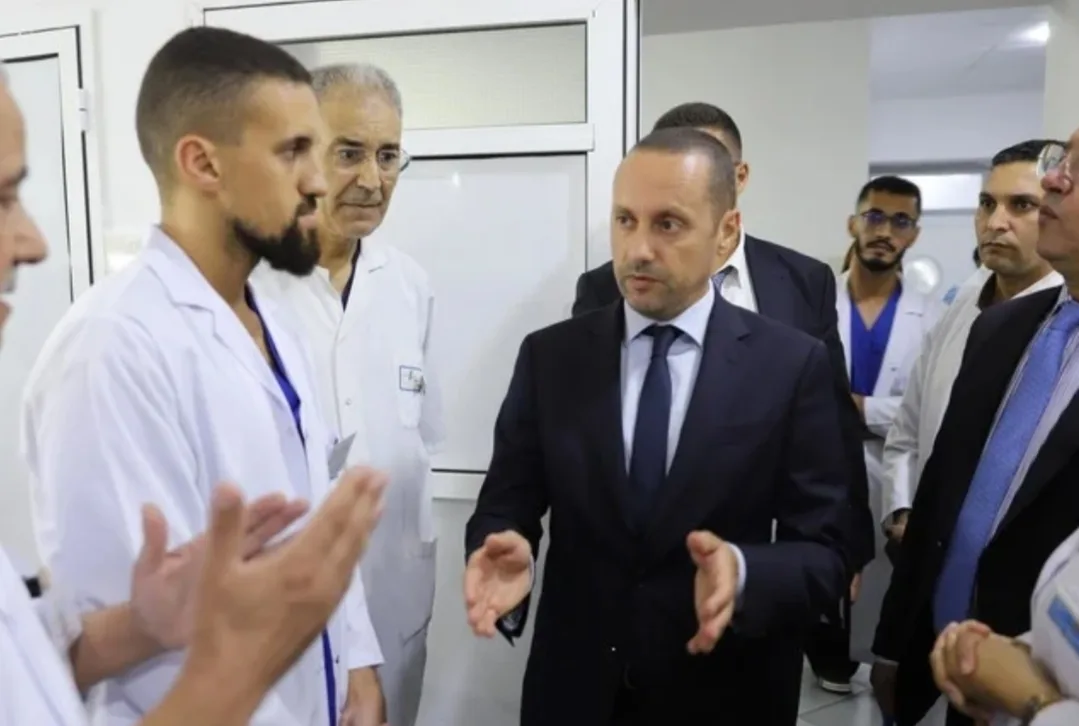 عشية زيارة وزير الصحة لمستشفى الناظور … شاب يموت داخل مستعجلات الحسني بسبب غياب الأكسجين