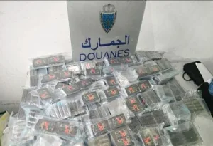 باب سبتة … الجمارك المغربية تحبط محاولة تهريب 44 كيلوغرامًا من الحشيش