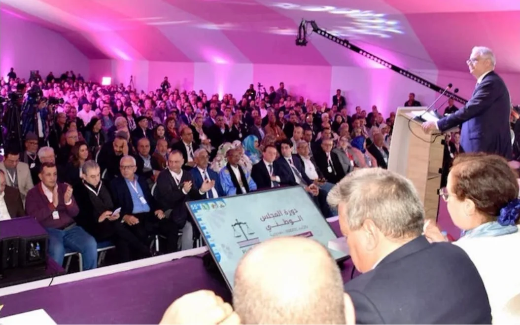 خلال لقاء حزب الاستقلال بالسمارة :    بركة يعلن عن إفتتاح معبر أمكالة الحدودي مع موريتانيا وتأهيل طريق العيون السمارة