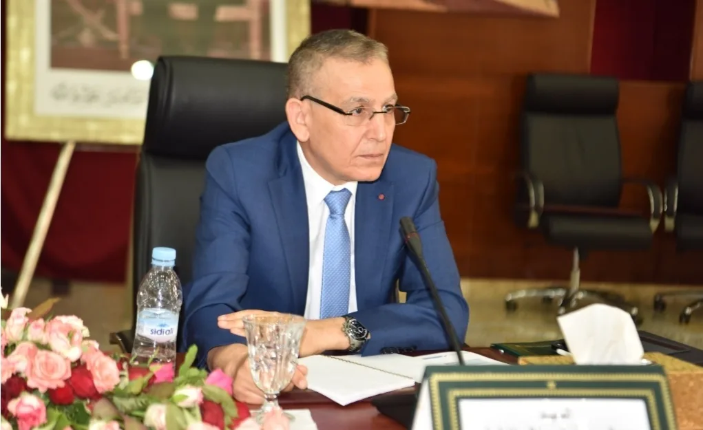 وجدة بين عصابات الريع وبيادق المجتمع المدني :    الوالي الخطيب يقطع الطريق على المتلاعبين