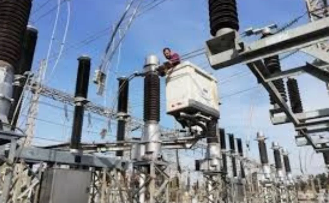 انقطاع الكهرباء بعدد من أحياء الناظور يوم الأحد بسبب أشغال الصيانة