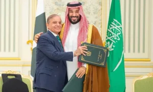 اتفاقية الدفاع السعودي-الباكستاني تثير تساؤلات حول البُعد النووي والالتزامات المستقبلية