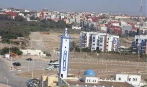 رأس الماء – الناظور :   ضحايا رخص البناء المزورة يعلقون آمالهم على السلطات المركزية لربط منازلهم بالماء والكهرباء