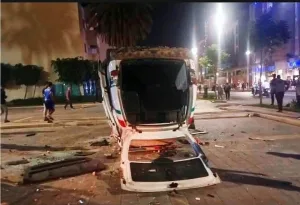 إحتجاجات شباب ( جيل Z ) تخرج عن السيطرة بإنزكان وإحراق سيارات الشرطة وخسائر مادية فادحة