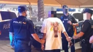 مليلية : أطفال قاصرون يختبئون في شاحنات “الفيريا” هربًا من جحيم اللجوء المرفوض بالمدينة