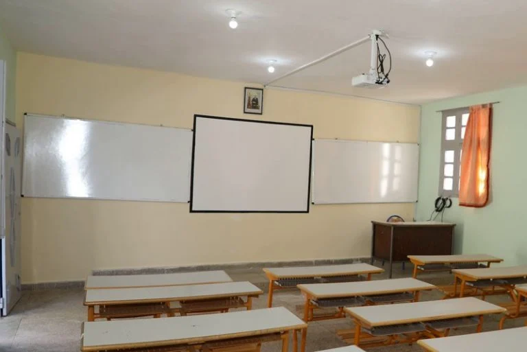 أساتذة التعليم الابتدائي يرفضون مهام حراسة التلاميذ ويعلنون إضراباً وطنياً