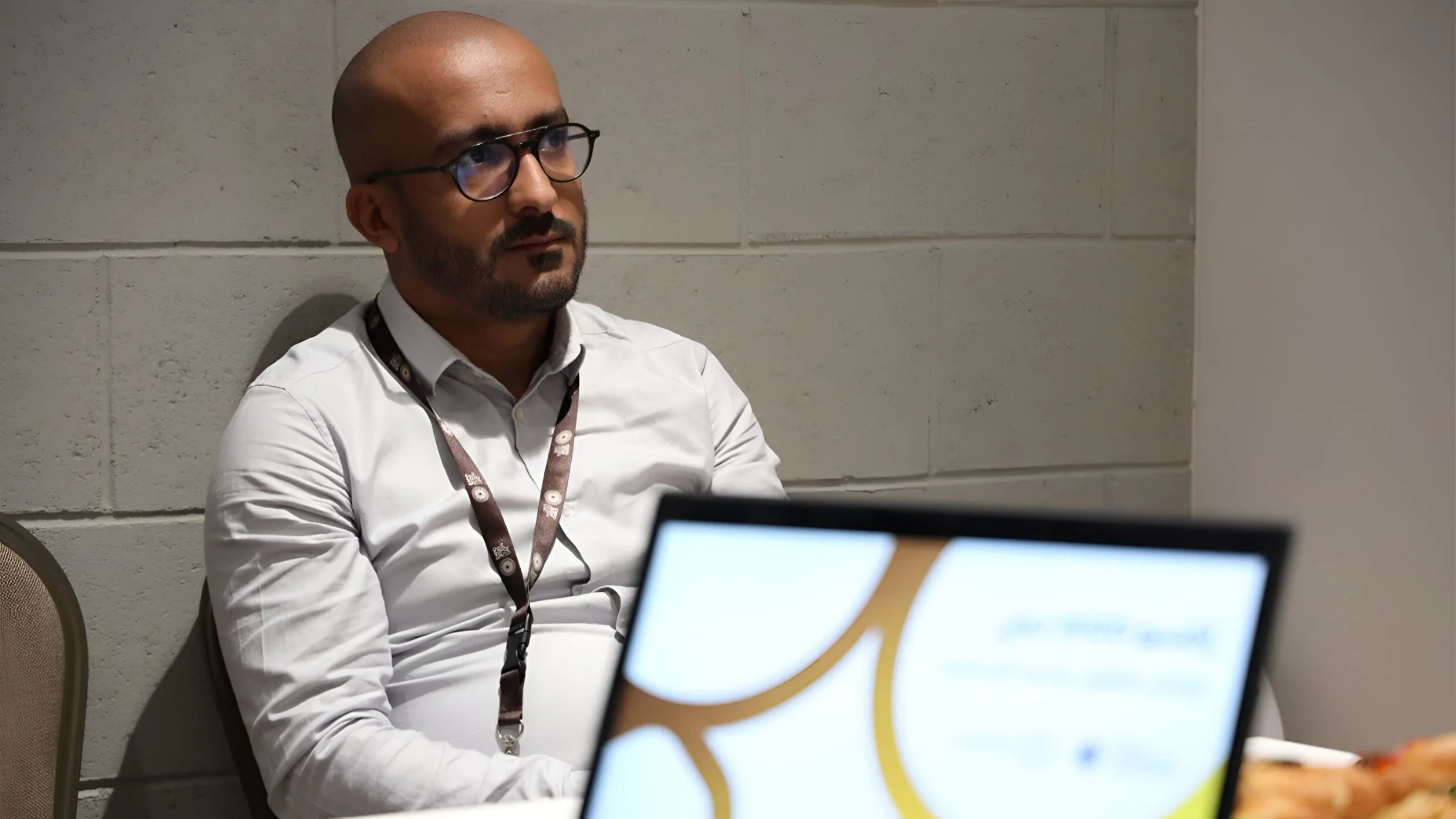 الشباب بين عزلة المنصات الرقمية وإقصاء المنابر التقليدية