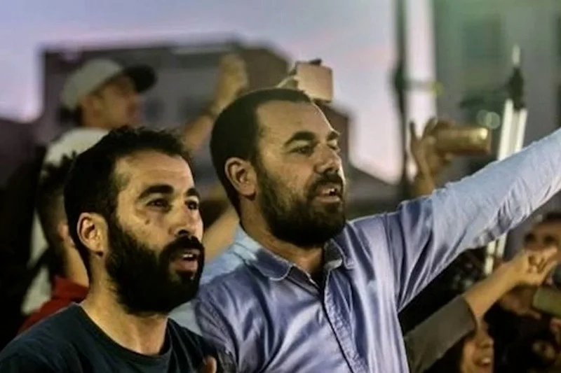 عودة ملف معتقلي حراك الريف إلى الواجهة بعد ظهور الزفزافي في جنازة والده