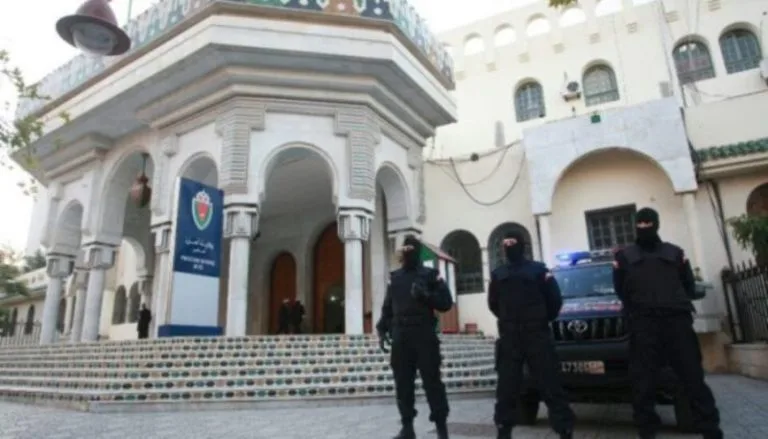 شرطي بفاس يُدان بسنة حبسا نافذا لنشره منشورات مسيئة لرموز المملكة