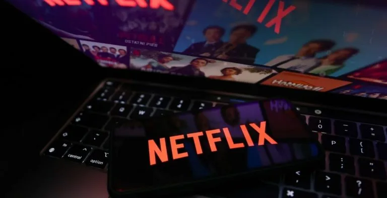 إيلون ماسك يدعو الأسر إلى مقاطعة نتفليكس لحماية أبنائهم من المثلية