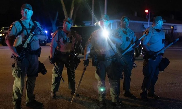 إطلاق نار في شيكاغو وتصاعد التوتر قبل نشر الحرس الوطني