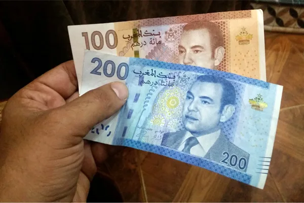 اتهام نائب رئيس جماعة وموظف متقاعد في قصبة تادلة بتلقي رشوة قيمتها 300 درهم