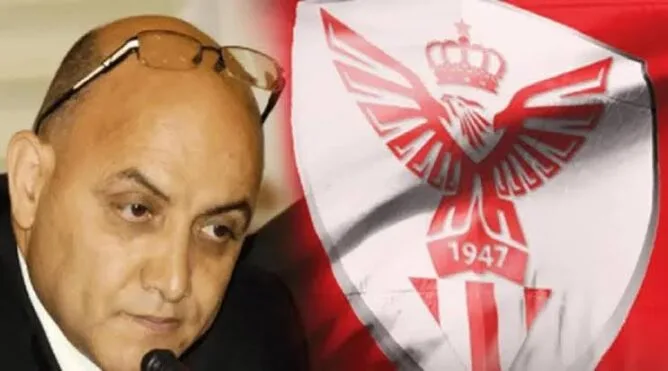 غضب جماهيري بعد جمع عام سرّي لرئيس الاتحاد البيضاوي يثير تساؤلات حول شرعية القرارات