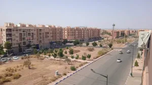 تجزئات مراكش السكنية تواجه عزلة حادة بسبب نقص النقل الحضري
