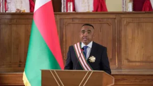 ميكايل راندريانيرينا يتولى رئاسة مدغشقر بعد سقوط راجولينا