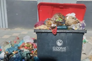 القصر الكبير تغرق في الأزبال.. غضب واسع بسبب تدهور قطاع النظافة