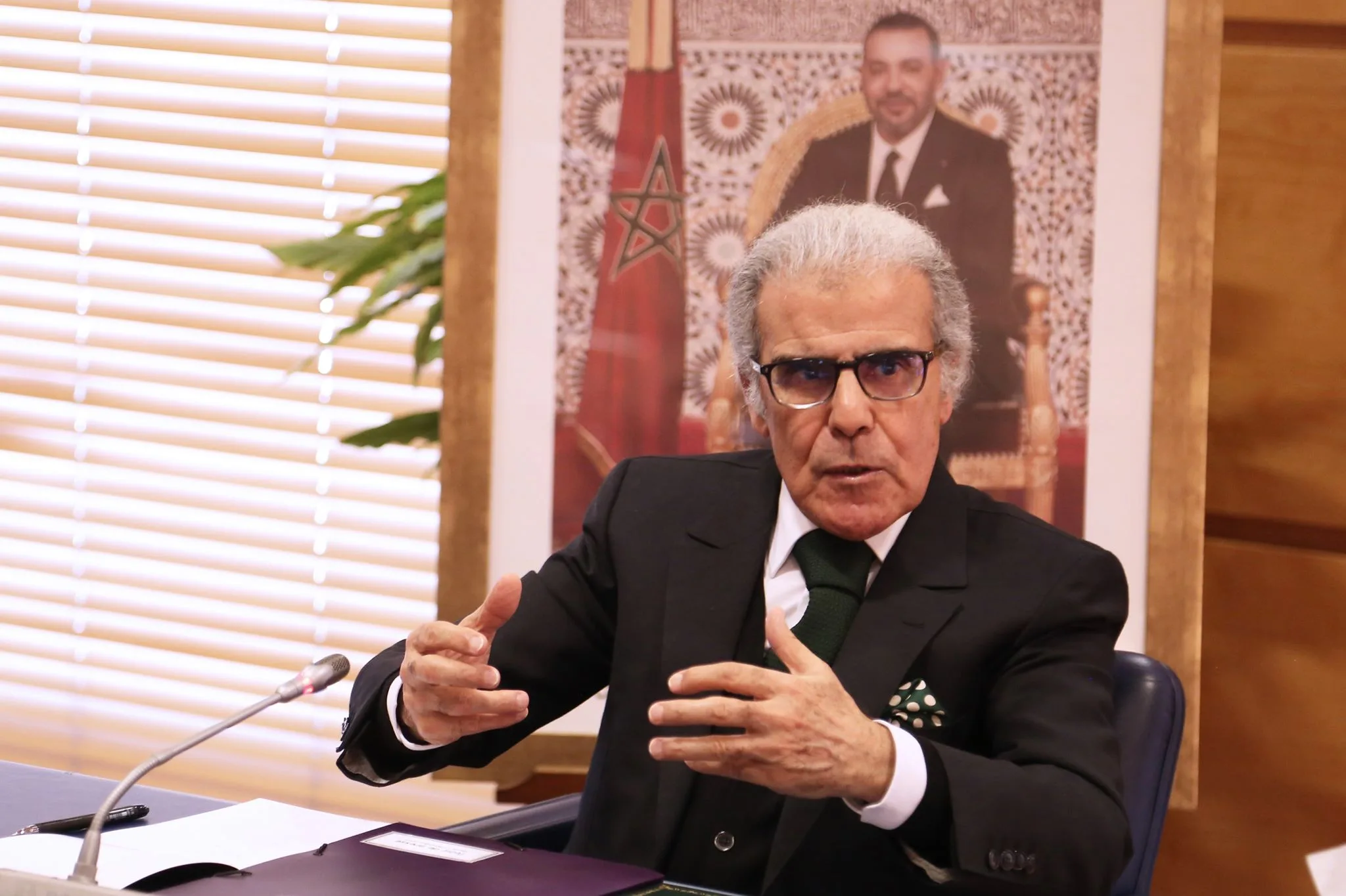 تراجع الدرهم أمام الأورو والدولار يعكس ضغوطًا مالية متزايدة رغم استقرار الاحتياطيات النقدية