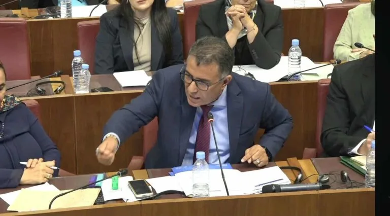 لوبي  أكديطال تحت المجهر وحموني يحذر من تغوّلها على حساب الصحة العمومية